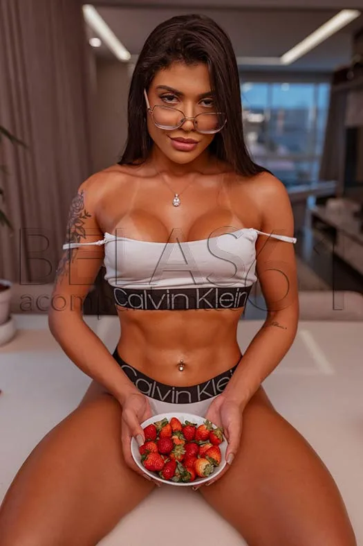 Carla Ferraz - Modelo Book Rosa | BELAS61